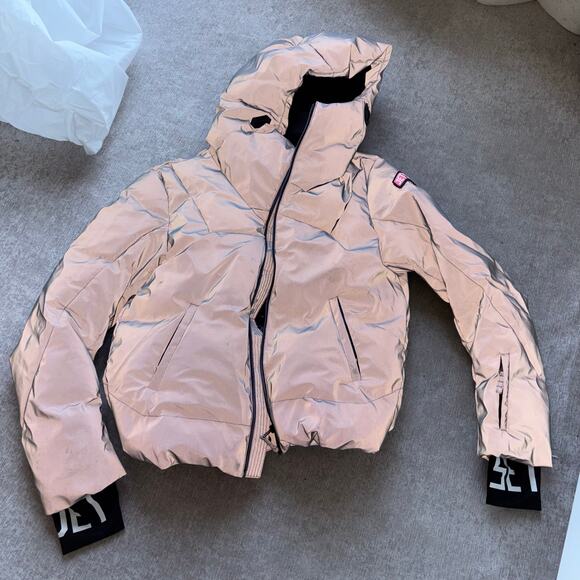 $2,074 Jetset Julia Iridescent Ski Jacket - Picture 4 of 10